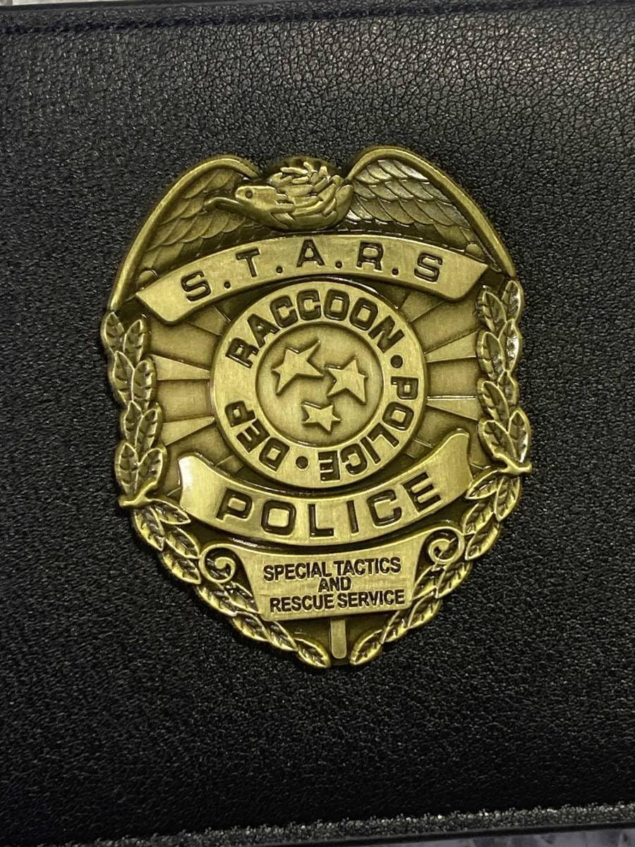 Amazon.co.jp: バイオハザード STARSスターズ 警察手帳 財布